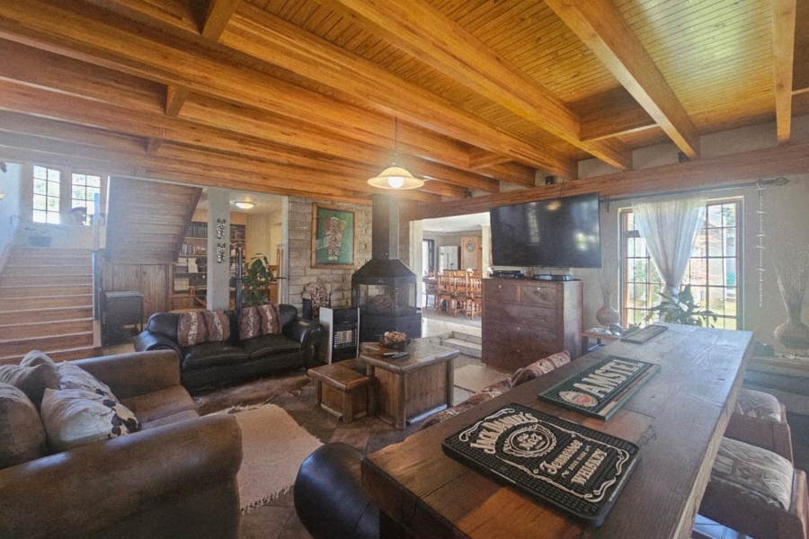 5 Bedroom Property for Sale in Ladybrand Free State